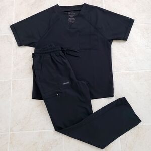JAANUU 2-pc V-neck Top and Pants Scrub Set in Black sz XS